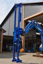 Palenrammer voor aan de graafmachine met geleider, Ophalen of Verzenden