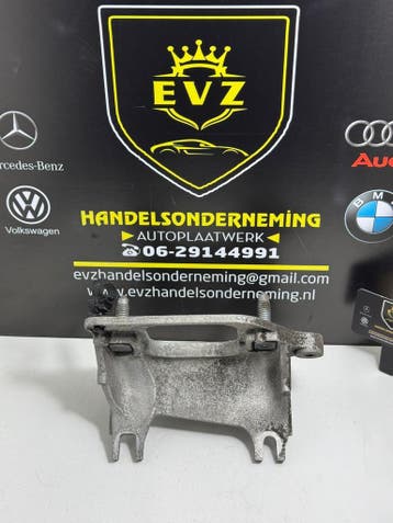 Renault Trafic bj.2018 versnellingsbak steun art.112228151R, Gebruikt, Renault