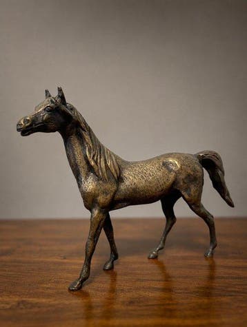 Beeld, Scultura di cavallo in bronzo patinato – XX secolo –
