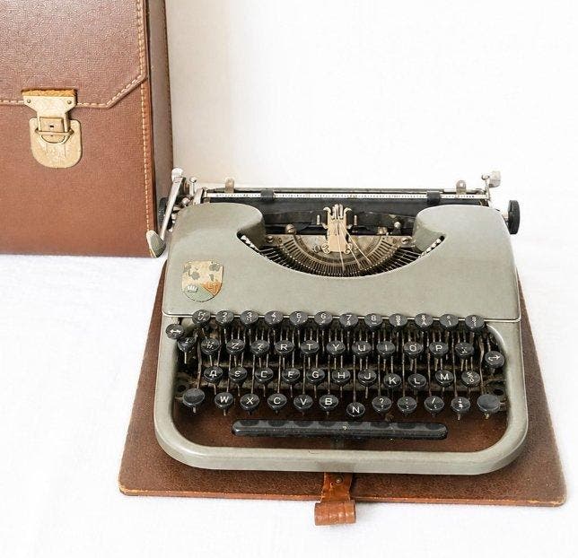 Patria - Typemachine - 1940-1950, Antiek en Kunst, Kunst | Designobjecten