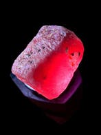 Robijn Ruw. Indrukwekkende Mozambique Topkleur, Verzamelen, Mineralen en Fossielen