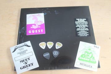 Metallica - Black Album + Guitar Picks + Backstage Passes -, Nieuw in verpakking