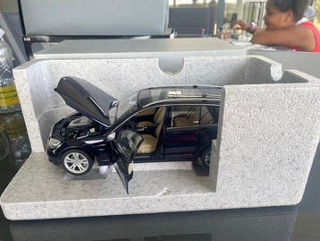 Autoart 1:18 - Modelauto - Mercedes-Benz C-Klasse Estate, Nieuw