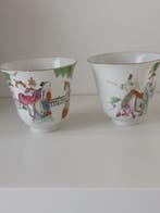 fam rose - Set theekopjes (2) - theekop nummer 2 - Biscuit, Antiek en Kunst