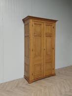 Landelijke klassieke kast, kledingkast, buffetkast, legkast, Antiek en Kunst