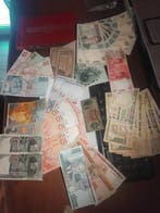 Wereld. - 44 banknotes - various dates (Zonder minimumprijs)