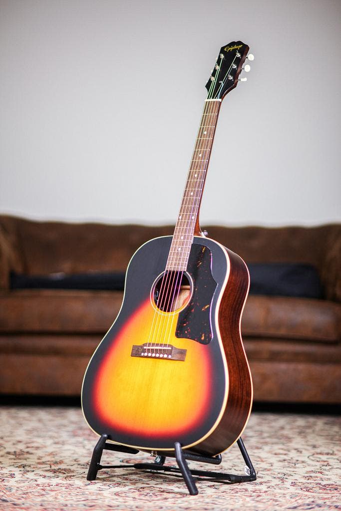 Epiphone Inspired J-45 | Aged Vintage Sunburst, Muziek en Instrumenten, Snaarinstrumenten | Gitaren | Akoestisch