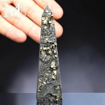 Kubische pyriet op leisteenmatrix Obelisk - Fascinerend