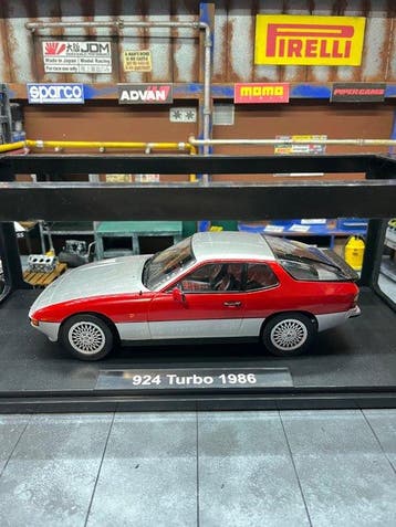 KK Scale 1:18 - Modelauto - Porsche 924 Turbo, Nieuw