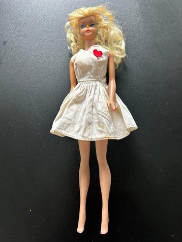 Barbie - Barbiepop Teen Age Fashion Model With Pedestal, Antiek en Kunst