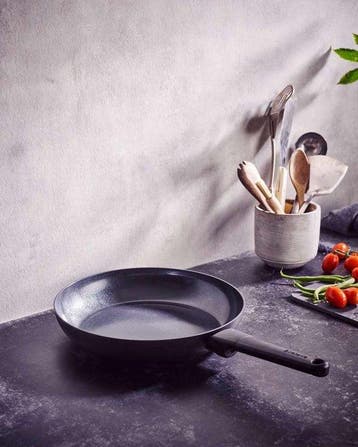 Brabantia VANTA Koekenpan - Ø 24 cm - Ergonomisch en licht, Verzenden, Nieuw
