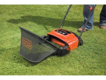 BLACK+DECKER GD300-QS - Verticuteerder 600W 30cm - 3, Tuin en Terras, Overige Tuin en Terras, Verzenden, Zo goed als nieuw