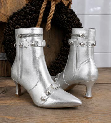 The Ultimate Statement Boot: Zilveren Metallic Enkellaarsjes, Kleding | Dames, Schoenen, Ophalen of Verzenden, Nieuw, Overige kleuren
