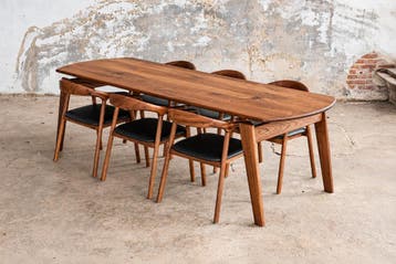 Cavel Artson Eettafel | Massief Walnoot | Op Maat Gemaakt, Huis en Inrichting, Vijf personen of meer, Overige vormen, Scandinavisch Design