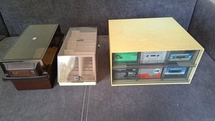 Commodore Set van 3 Vintage Computer Media Storage Units -, Spelcomputers en Games, Spelcomputers | Overige Accessoires