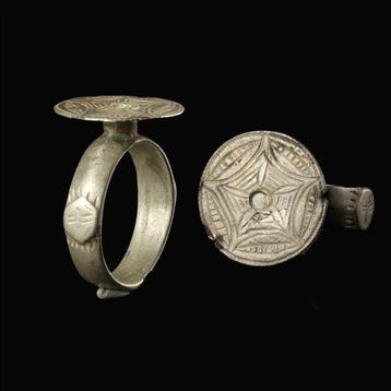 Middeleeuwen, kruisvaardersperiode Zilver Ring met Ster van