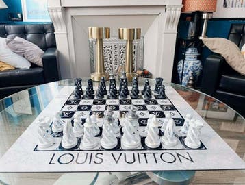 Dominique Kleiner - Vuitton black and white