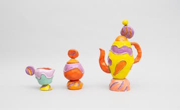 Maggi Giles (1938-2024), Koffieservies (2003), Gebruikt