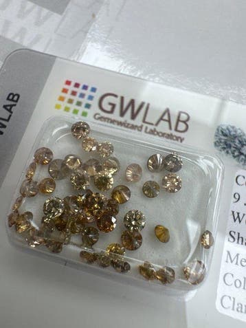 Zonder minimumprijs - 47 pcs Diamant (Natuurlijk gekleurd) -, Nieuw
