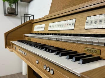 Content D 4330, Gebruikt, 2 klavieren, Orgel