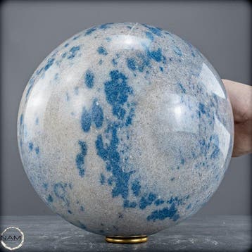 K2-Jaspis Kugel – natuursteen met een fascinerend blauw-wit