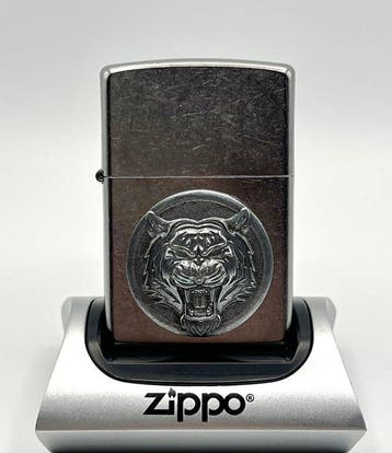 Zippo, No Reserve Price - Wildlife Series Tiger Emblem, Nieuw