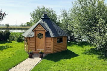Finse barbecuehut grillhuis tuinhuis 15 personen, Tuin en Terras, 200 tot 400 cm, 3 ramen of meer, 250 tot 500 cm, Blokhut