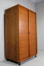 Design garderobekast Günter Renkel, Zo goed als nieuw