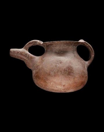 Mesopotamisch Terracotta - Vaas met schenktuit en filter -