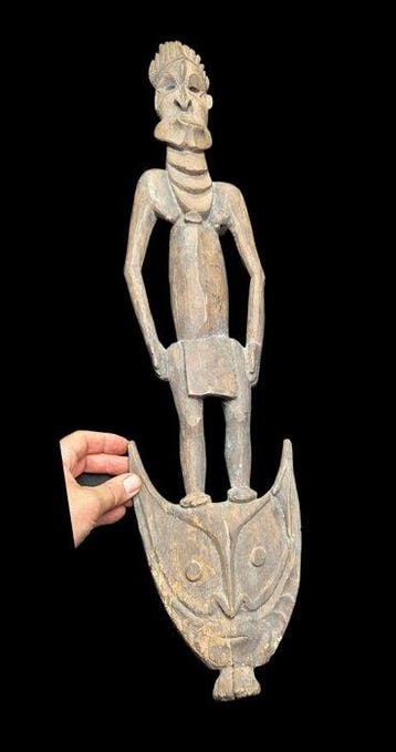 Unieke houten voorzieningshaak – Papua – 93 cm -