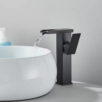 Badkamer LED Wastafelkraan – Messing Watervalkraan, Verzenden, Nieuw
