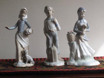 Nao by Lladró - Figuur - Meisjes met hond en jongen met