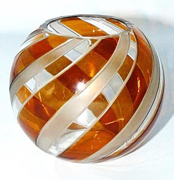 Meyrs Neffe Art Deco Engraved Amber Glass Vase 1920 - Vaas