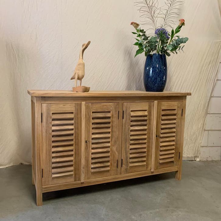 Dressoir kast - massief teak - louvre deuren - TTM Wonen, Huis en Inrichting, Kasten | Dressoirs, 100 tot 150 cm, 25 tot 50 cm