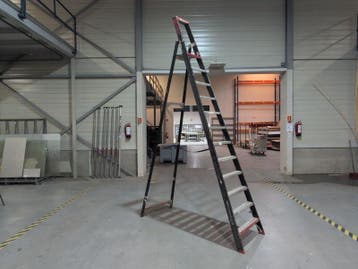 Werktrap Altrex, 11 treeds met bordes, Nieuw