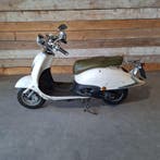 Scooter, AGM, V641 | IVA, Wit, 2017, Nieuw