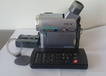 Sony DCR-TRV14E Digital Video Camera Recorder Mini DV-DV