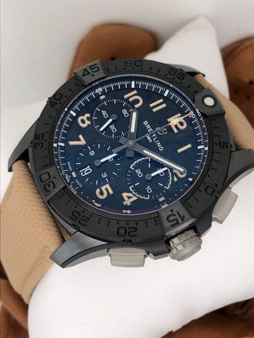 Breitling - Avenger B01 Chronograph 42 Night Mission -, Nieuw