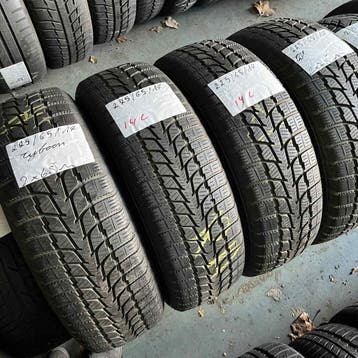 4 x Tyfoon 225-65-17 Winterbanden 7,5mm, Gebruikt, 17 inch, Band(en), Personenwagen