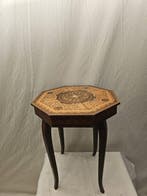 Bijzettafel - Bijzettafel met Muziekdoos (Italiaanse Stijl