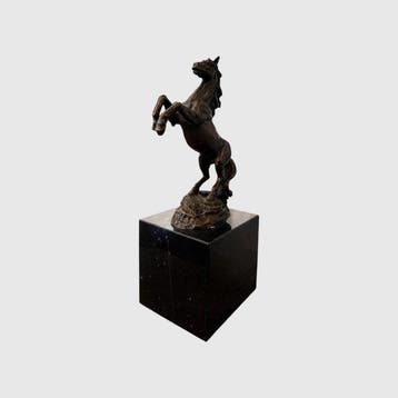 sculptuur, Indrukwekkend bronzen sculptuur van steigerend