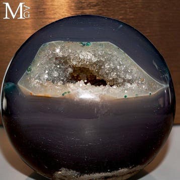 Donkere Agaat Geode Bol met Kwarts Kristallisatie - Hoogte: