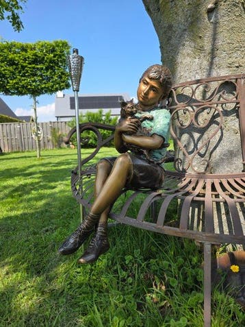 Beeld, XL Bronze: Girl with Cat - 60 cm - Brons - 2026