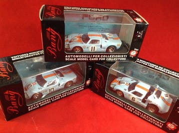 Bang 1:43 - Model raceauto (3) - 1) #7072/7073 Ford GT40, Nieuw
