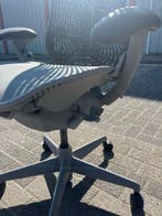 Refurbished Herman Miller Mirra Grijs - In Nieuwstaat, Verzenden, Zo goed als nieuw, Zwart, Bureaustoel