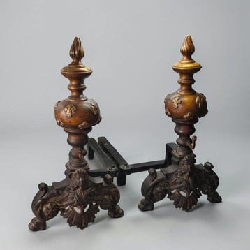 Pot-à-Feu Form with Fleur-de-Lys Decoration - Vuurbok -