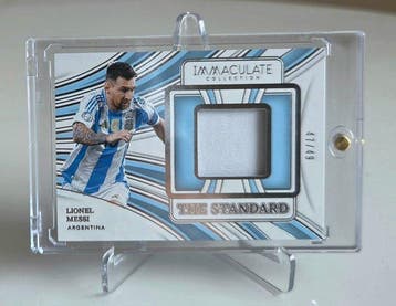 2024/25 Panini Immaculate Collection Lionel Messi /49, Verzamelen, Nieuw