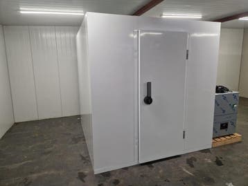 Vriescel 210 x 210 x 220 cm stekker klaar Nieuw, Nieuw in verpakking, Koelen en Vriezen