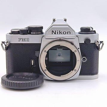 Nikon NEW FM2 SLR Film Camera, Silver, Works Well Boxcamera, Nieuw