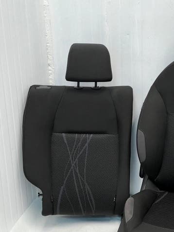 Peugeot 208 1.2i bj.2014 bekledingset compleet stoelen, Gebruikt, Peugeot